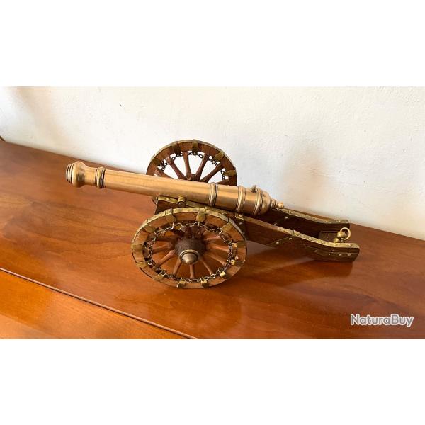 Canon en bronze massif style XVIIII me