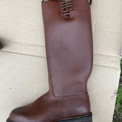 Bottes Paraboot  en cuir Confectionnées en France par Richard Pontvert chausseur en Isère en cuir