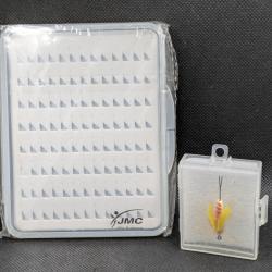 Boîte à mouches destockage 12.5 cm x 10 cm x 1.3 cm env. (voir les photos ! )+ Offert une mouche !