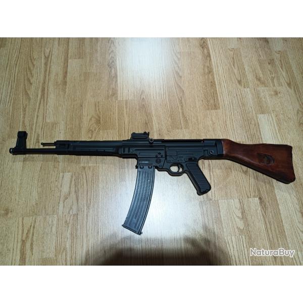 STG 44 airsoft AEG de marque AGM bois et mtal