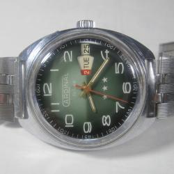 SLAVA Cardinal De luxe 2428 Montre-bracelet Soviétique Vintage Pour Homme 26 rubis, années 1970