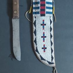 COUTEAU AVEC ETUI PERLE BLACKFOOT 1880-1890