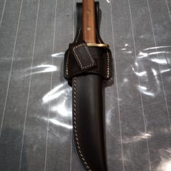 Couteau Bowie traditionnel.