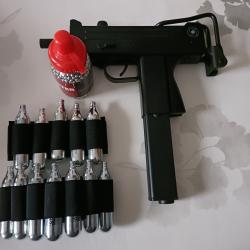 A vendre pistolet mitrailleur Ingram M 11 à gaz à Bille 4,5