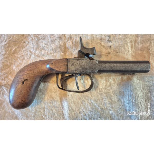 Pistolet a coffre double canon en table bon tat. SAINT ETIENNE
