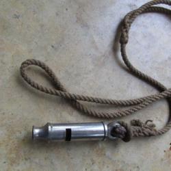 sifflet Britannique Anglais 1917 avec cordon