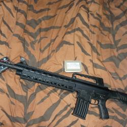 fusil UZKON semi auto canon lisse 50 cm cal 12/76 à chargeurs amovible 5 coups modèle TR100