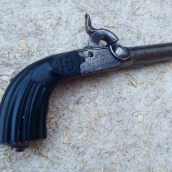 PISTOLET DE POCHE A PERCUSSION A CROSSE RENAISSANCE.