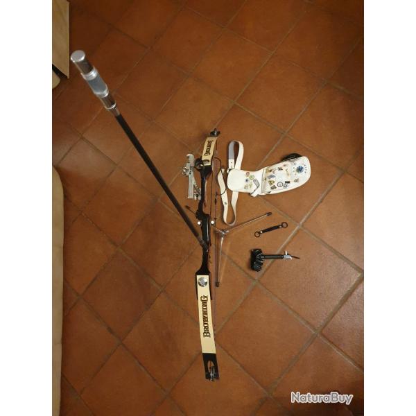 Arc  poulie de comptition BROWNING complet prs  tirer
