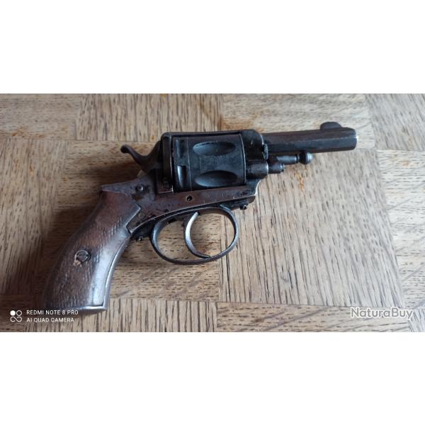 Revolver type bulldog