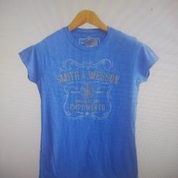 Tee shirt smith et Wesson femme confident