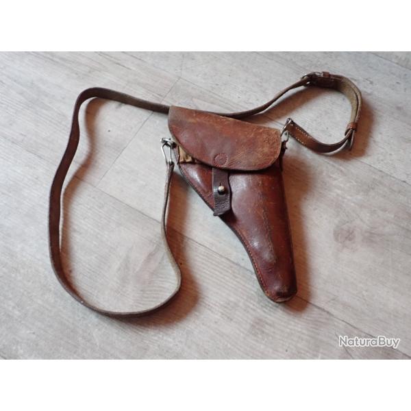 1900 Holster, tui + bretelle pour revolver 1882 + 6 cartouches neutralises. Rglementaire suisse.