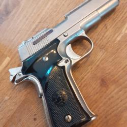 pistolet de collection 9mn court llama A3 fabrique disparu mais  du pays basque espagnol