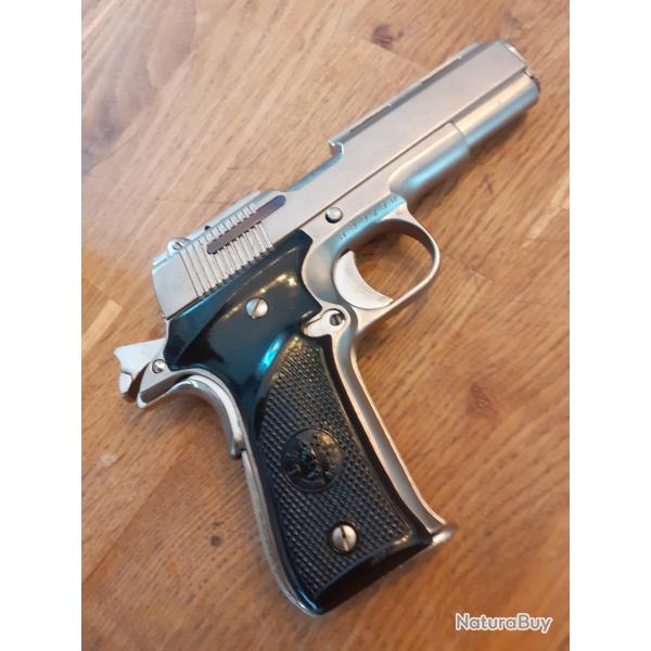 pistolet de collection 9mn court llama A3 fabrique disparu mais  du pays basque espagnol