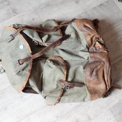 Rare sac à dos armée suisse avec passage mousqueton.