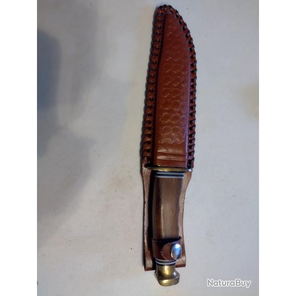 couteau de chasse avec tui en cuir