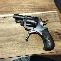 Revolver Bulldog 320 avec 4 munitions