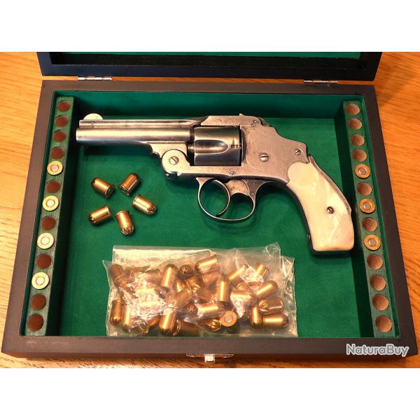 COMME NEUF COFFRET NOIR ET VERT INTERIEUR POUR 1 REVOLVER SMITH ET WESSON CAL:38 + 2 RAMPES 26 TROUS