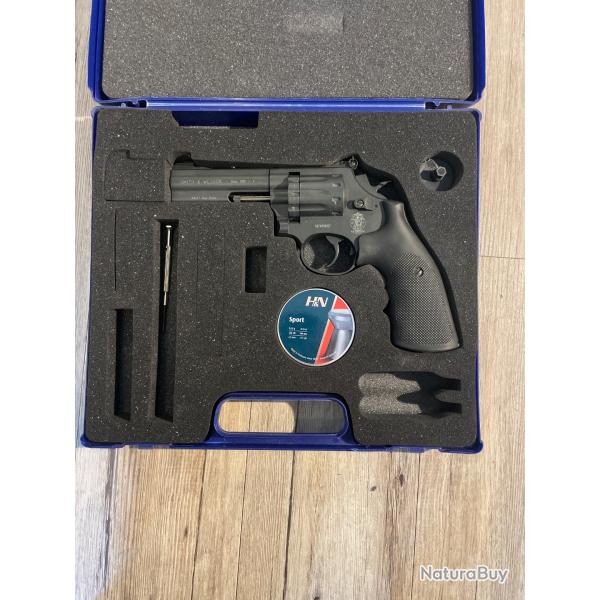 Smith et wesson 586 4 pouces noir  plombs 4,5 mm