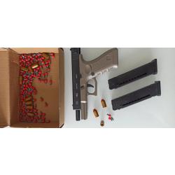 pistolet " spring" Jouet à billes GLOCK 18C Austria + 2 chargeurs et nombreux projectiles