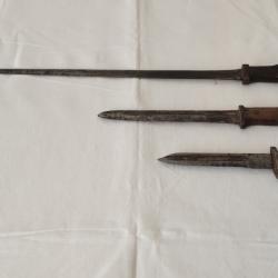 Lot de trois baïonnettes ancienne.
