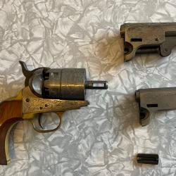 revolver 1851 navy yank calibre 44 gravé avec ses deux canons