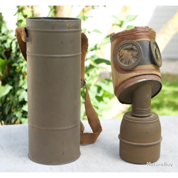 MAG masque  gaz franais MAG mle 38  seconde GM avec tui mtal cylindrique ADE23GAZ001