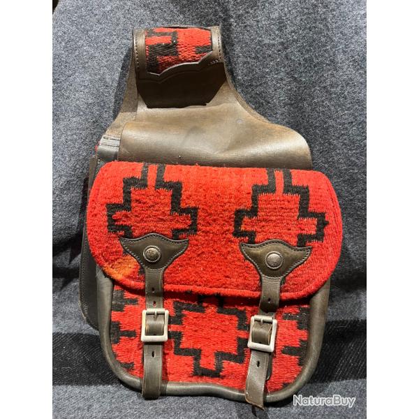 Superbes sacoches de selles en cuir anciennes recouvertes de couvertures mexicaine chimayo