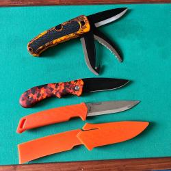 Lot couteaux de chasse orange