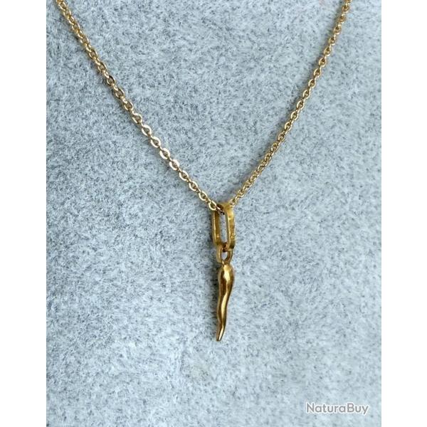 Collier en or massif 18 carats - pendentif corne porte bonheur
