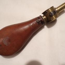 Belle poire à plombs XIXème en cuir dur faites par BOCHE à PARIS 1 1/4 Kg
