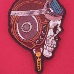 écusson brodé emblème skull aviateurr système scratch 10/7 cm
