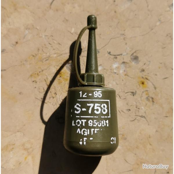 Burette de lubrifiant pour armes Arme Franaise Huile FAMAS 12-1995 pleine