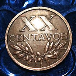 portugal piece de  20 centavos  1967  cuivre  ttb
