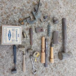 Anciens accessoires pour fabriquer les cartouches de chasse