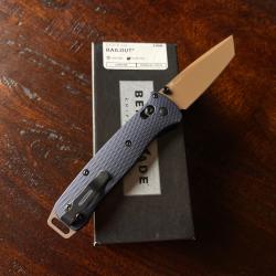 Benchmade Bailout 537FE-02, CPM-M4, Flat Dark Earth, Blue Aluminium