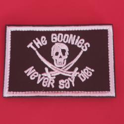 écusson brodé skull pirate  scratch 7/5 cm