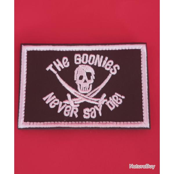 cusson brod skull pirate  scratch 7/5 cm