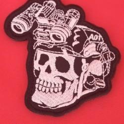 ÉCUSSON BRODÉ SKULL MILITAIRE SYSTÈME SCRATCH 8/6 CM