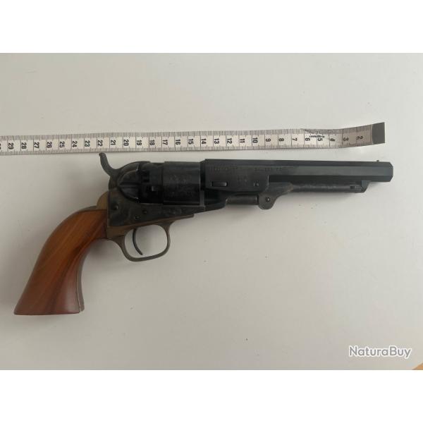 rplique italienne de marque Uberti des annes 70.  Revolver model POCKET NAVY - Cal. 3
