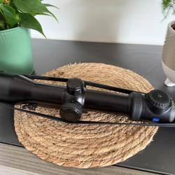 Zeiss V8 1.8-14x50 rail et montage blaser