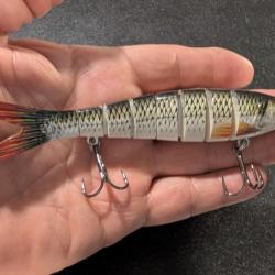 LEURRE BIONIQUE ARTICULE 13,5 CM 2 HAMECONS TRIPLES CROCHETS POUR CARNASSIERS MER ET RIVIERE