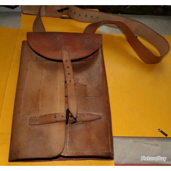 ETUI POCHETTE EN CUIR POUR LANCE FUSEE  DE L'ARMEE FRANCAISE , AVEC POCHETTES INDIVIDUELLES , PERIOD