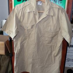 CHEMISE MILITAIRE DE L'ARMEE FRANCAISE ,Taille 3 % SOIT L OU 41-42  EN CIVIL, AVEC MANCHES  COURTES