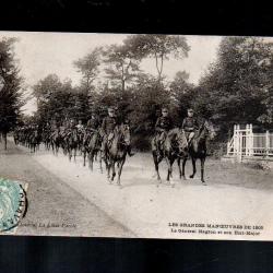 les grandes manoeuvres de 1905, le général hagron et son état-major, cavaliers