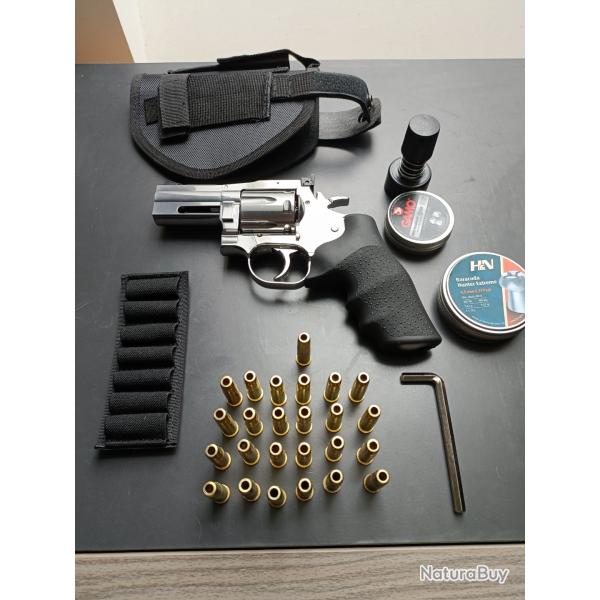 Vends pistolet Dan Wesson tat impeccable avec 25 balles