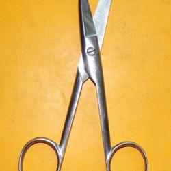 SERVICE DE SANTE : OUTIL MEDICAL PAIRE DE CISEAUX AVEC CADUCEE  ,ETAT NEUF VOIR PHOTOS. POUR TOUT RE