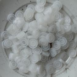 lot de 100 obturateurs plastique  en calibre 12.