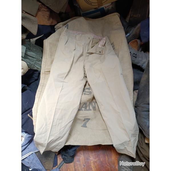 Pantalon militaire couleur sable