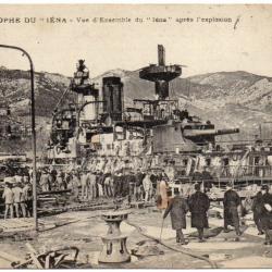 CPA-Marine Militaire Française -Catastrophe du "Iéna"- vue d'ensemble du iéna après l'explosi N°1562